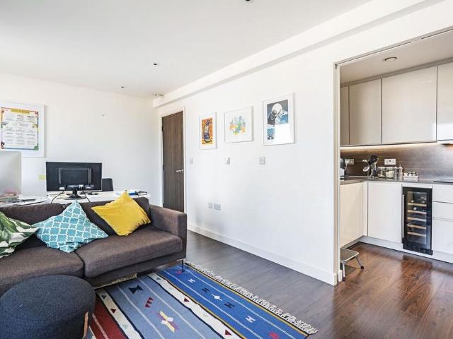 Apartment for rent in Woodberry Down, Stamford Hill