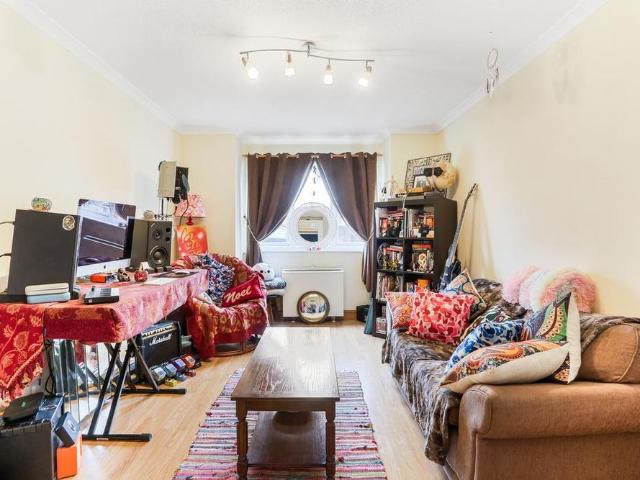 Apartment for rent in Bellfields, Westborough