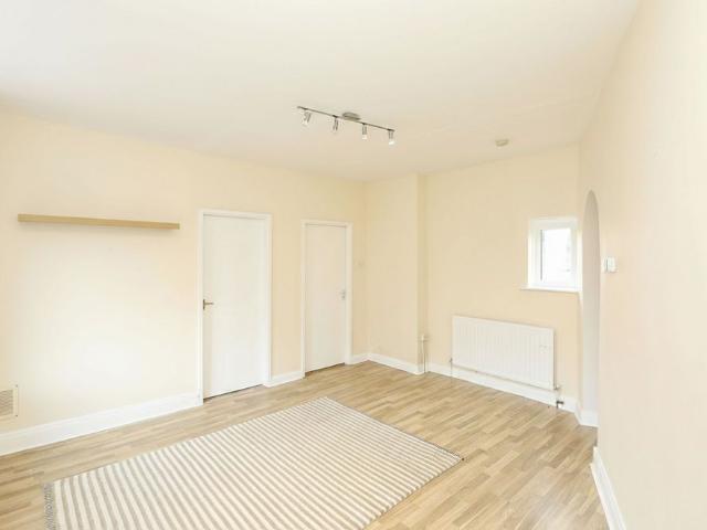 Apartment for rent in Malin Bridge, Hillsborough