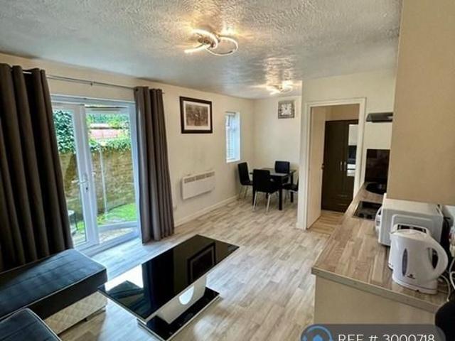 Apartment for rent in Yiewsley, Greater London