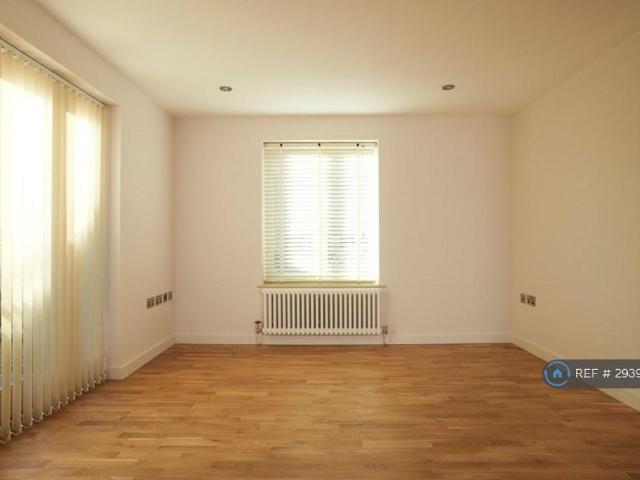 Apartment for rent in Lakenham, East Bank