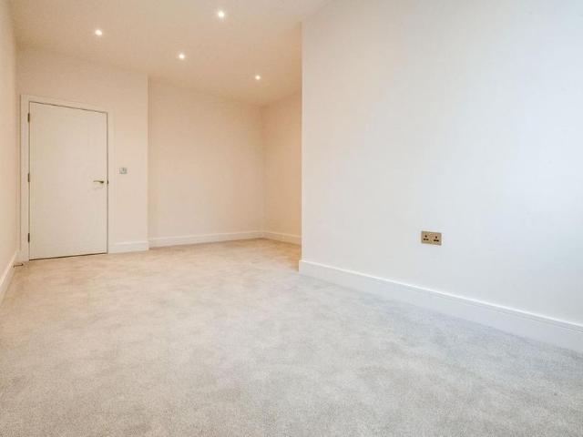 Apartment for rent in Ancells Business Park, Hart