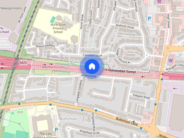 Apartment for rent in Bullsmoor, Greater London