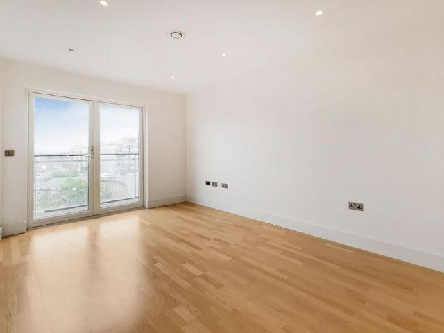 Apartment for rent in Lane, Greater London