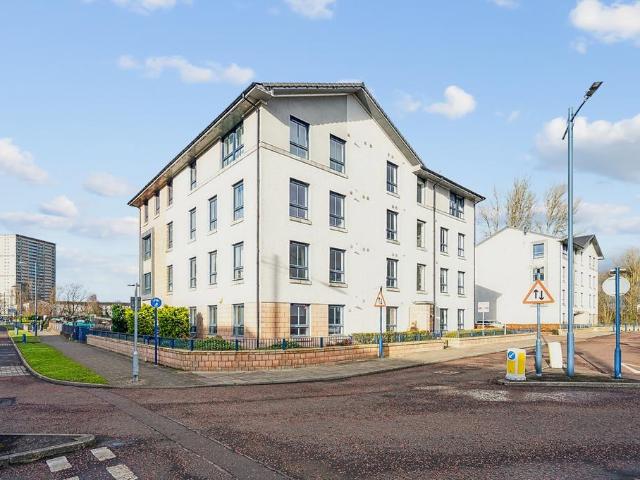 Flat for rent in Hutchesontown, Oatlands