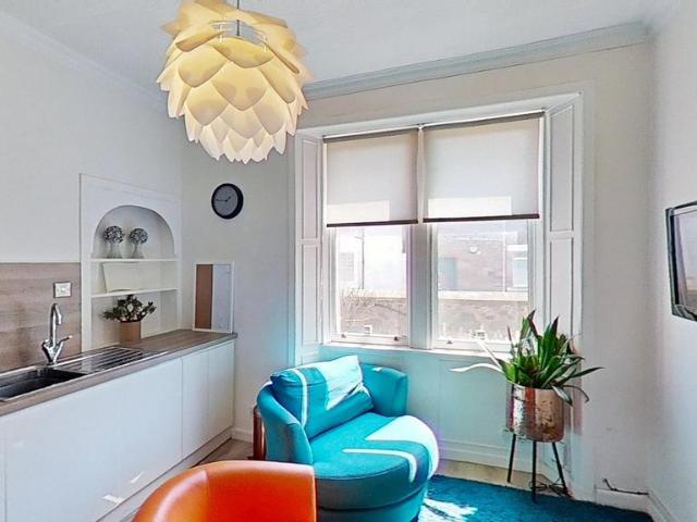 Flat for rent in Corstorphine, Scotland