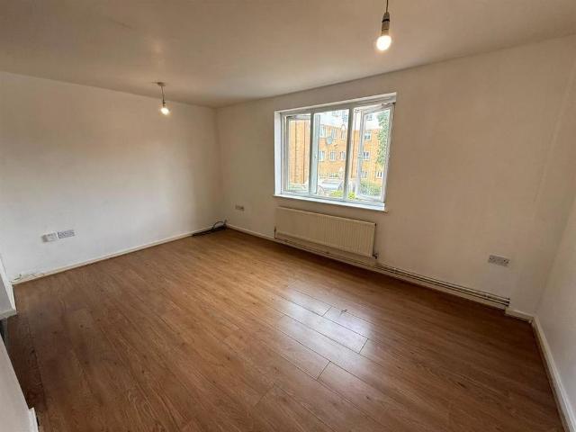 Apartment for rent in Ponders End, Greater London
