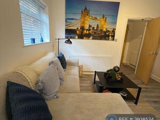 Flat for rent in Old Trafford, Trafford Park