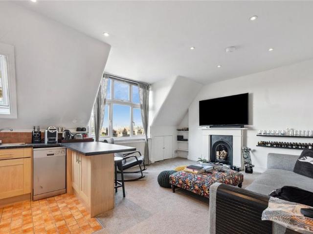 Apartment for rent in Kensington, Greater London