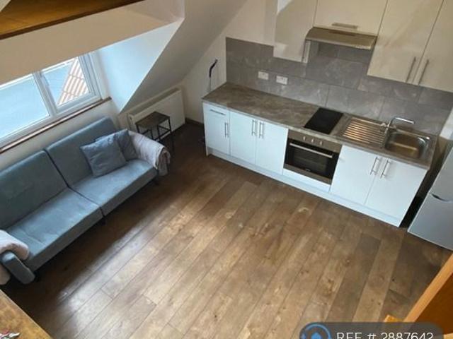 Flat for rent in Brent Cross, Greater London