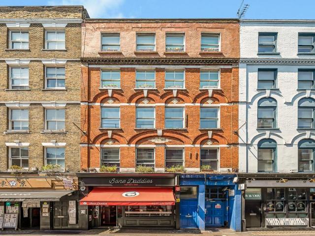 Flat for rent in Soho, Greater London