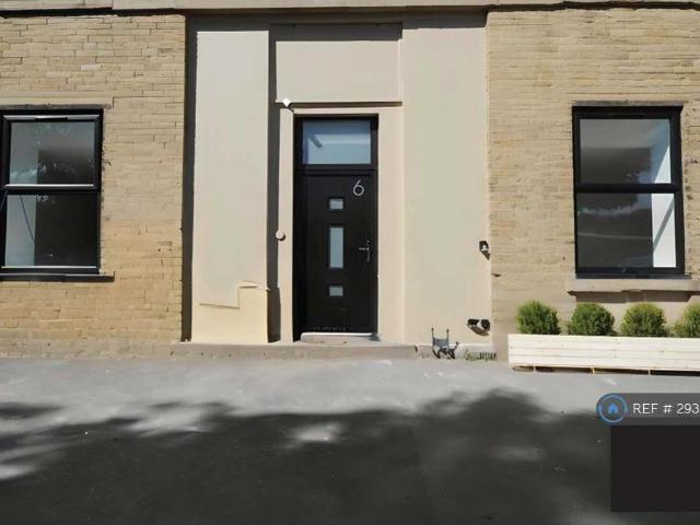 Flat for rent in Woodhouse, Brighouse