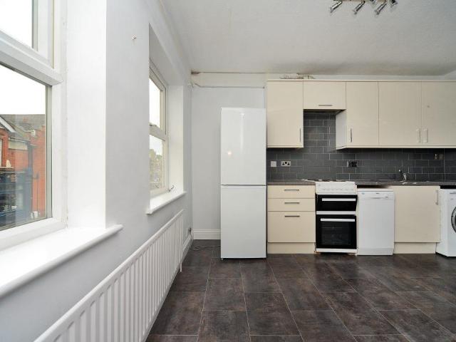 Flat for rent in Blackhills, Surrey