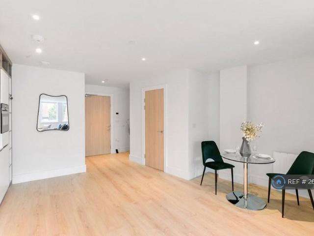 Apartment for rent in London Borough of Croydon, Purley