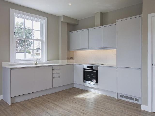Apartment for rent in Stoneleigh, Ewell