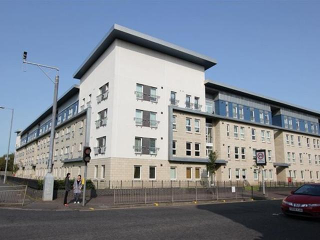 Flat for rent in Port Eglinton, Strathbungo