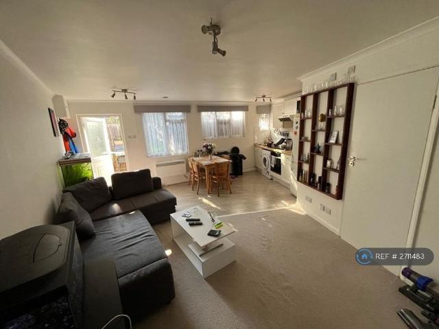 Apartment for rent in The Hyde, Greater London