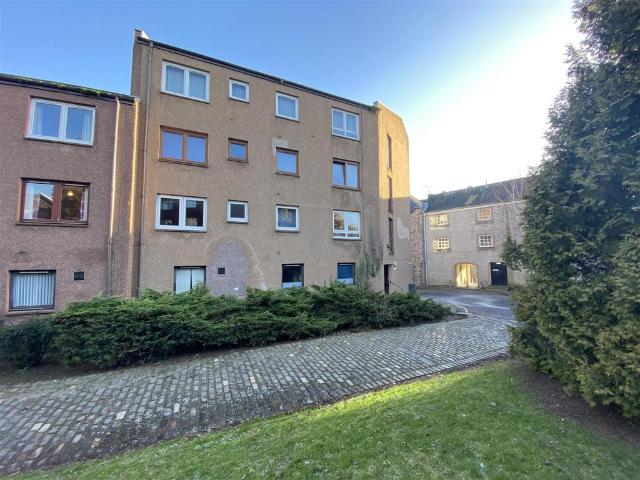Flat for rent in Moneydie, Scotland