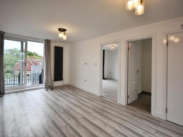 Apartment for rent in London Borough of Hounslow, Spring Grove