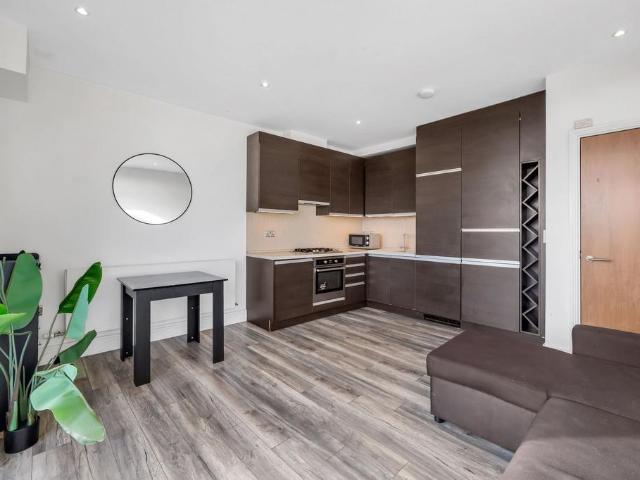 Flat for rent in Harlesden, Greater London