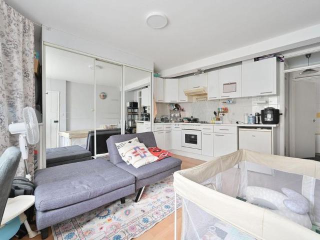 Apartment for rent in Holywell Estate, North Watford