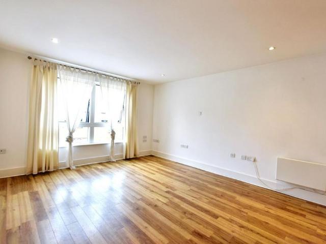 Apartment for rent in Epsom, Epsom and Ewell