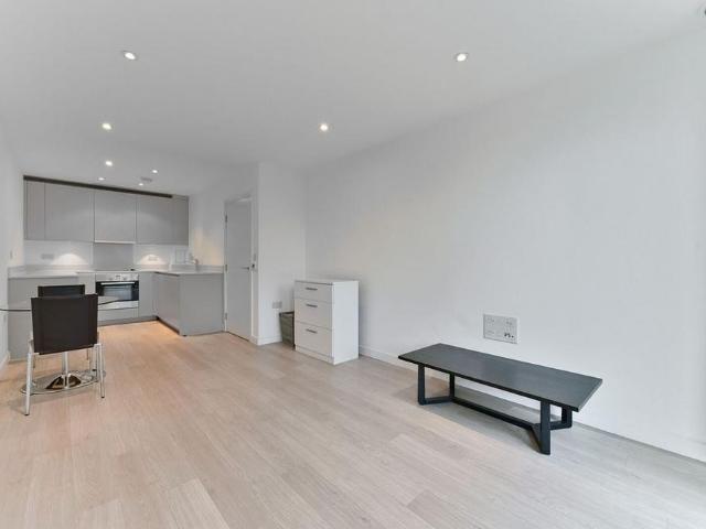 Apartment for rent in London Borough of Croydon, Greater London