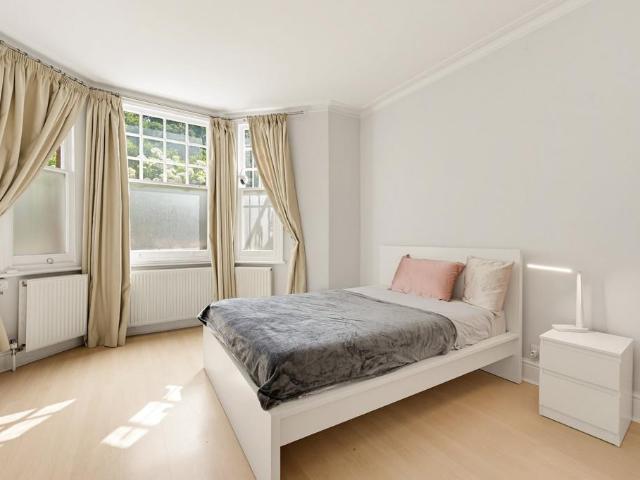 Flat for rent in Battersea, Greater London