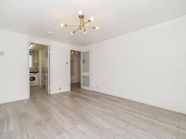 Apartment for rent in Kensal Town, Greater London