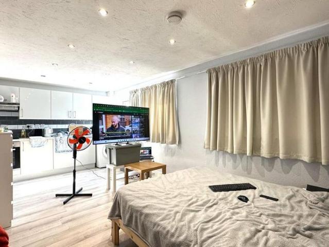 Apartment for rent in Martin's Heron, Winkfield