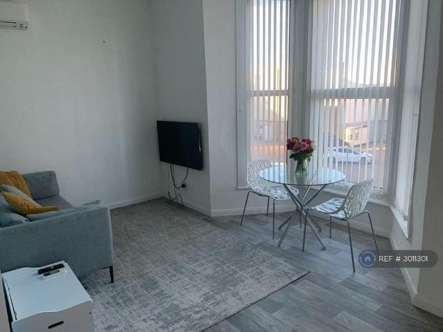 Apartment for rent in Upton, Acol