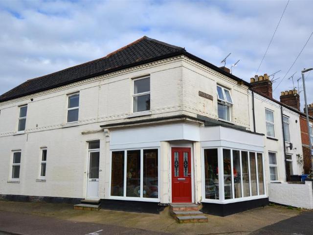 Flat for rent in New Catton, East Bank