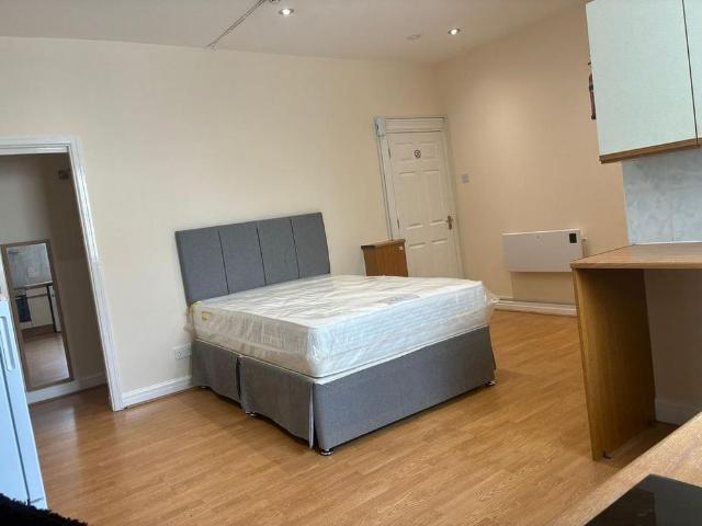 Apartment for rent in Guide Bridge, Greenheys