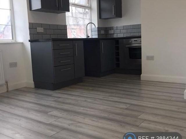 Flat for rent in Outwood Gate, Bury