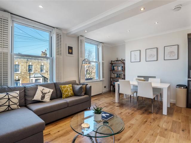 Apartment for rent in Highbury, Greater London