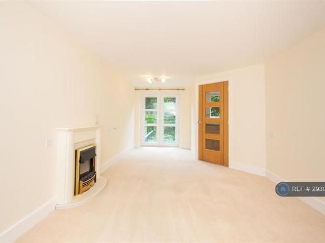 Apartment for rent in Cross In Hand, East Sussex