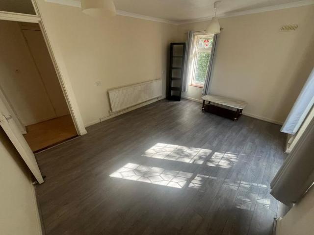 Apartment for rent in London Borough of Ealing, Greenford