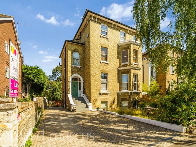 Flat for rent in Surbiton, Greater London