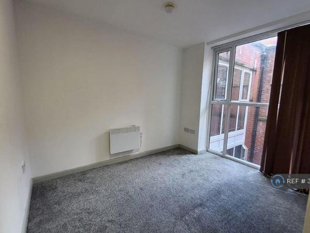 Apartment for rent in Deeplish, Burnedge