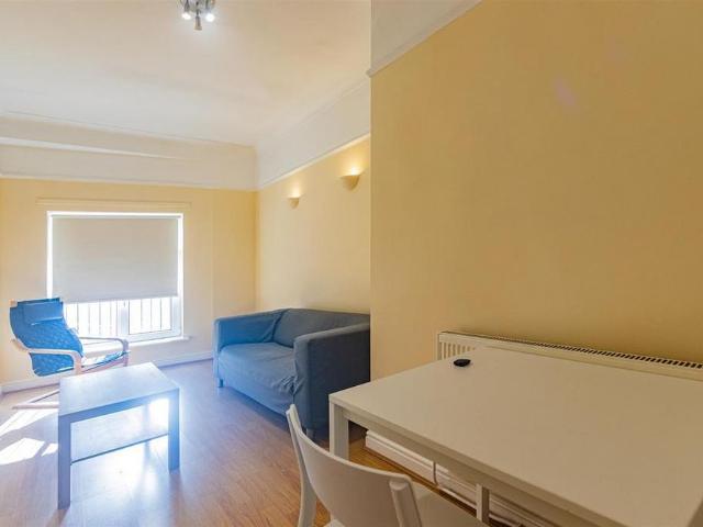 Apartment for rent in Plasnewydd, Falcon Lodge