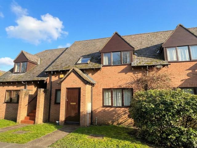 Apartment for rent in Stone with Bishopstone and Hartwell, Stone