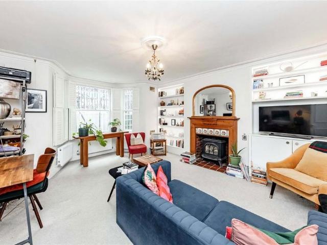 Apartment for rent in North Kensington, Greater London