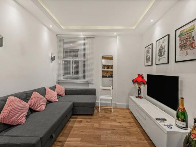 Apartment for rent in Soho, Greater London