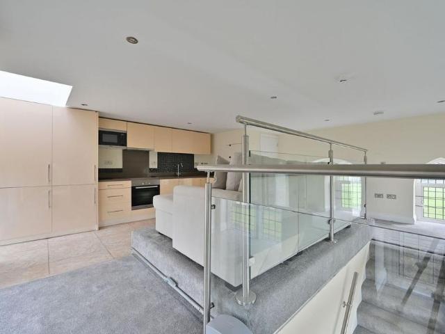 Apartment for rent in Bushey