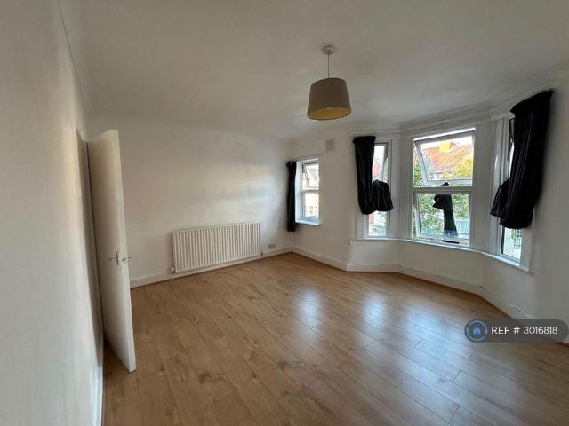 Apartment for rent in London Borough of Ealing, Greater London