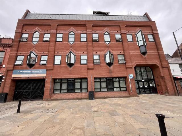 Flat for rent in The Haulgh, Lee Bank