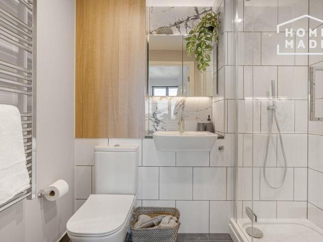 Flat for rent in London Borough of Croydon, Greater London
