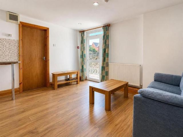 Apartment for rent in Plasnewydd, Falcon Lodge