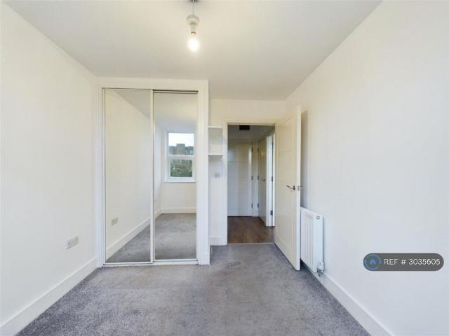 Apartment for rent in Rush Green, Greater London