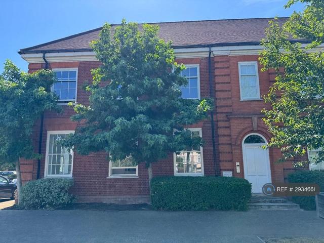 Flat for rent in London Borough of Merton, Greater London